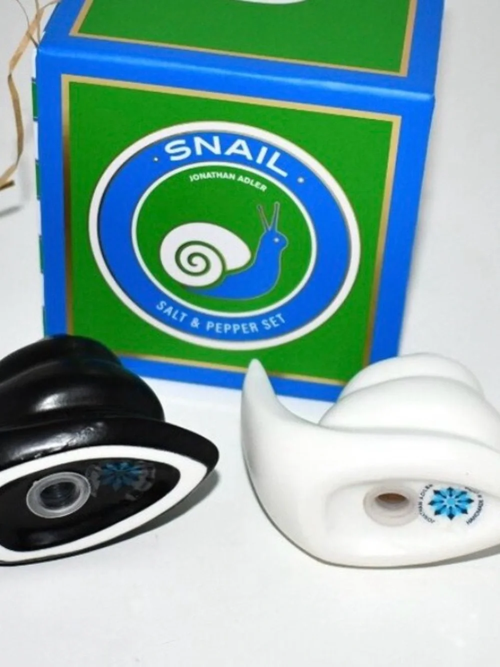 NEW IN BOX JONATHAN ADLER SNAIL SALT AND PEPPER SHAKERS WHITE AND BLACK